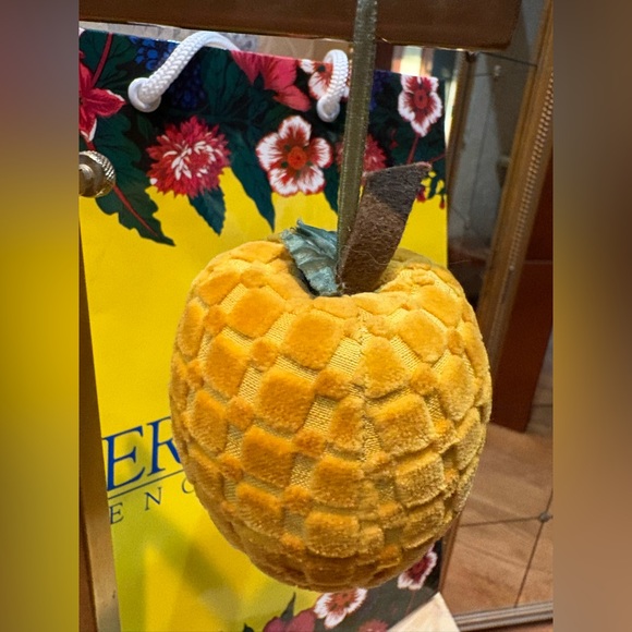 Pierre Deux Vintage Christmas 🍎 Fruit Ornament or Accent Piece - Picture 2 of 3